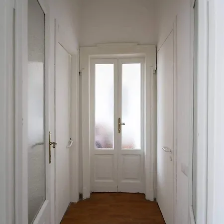 Stylish Retreat For Two In Apartmán Milán