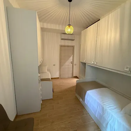 Milan - 2Br 2Ba Apt - 5 Min Walk To Metro & Train