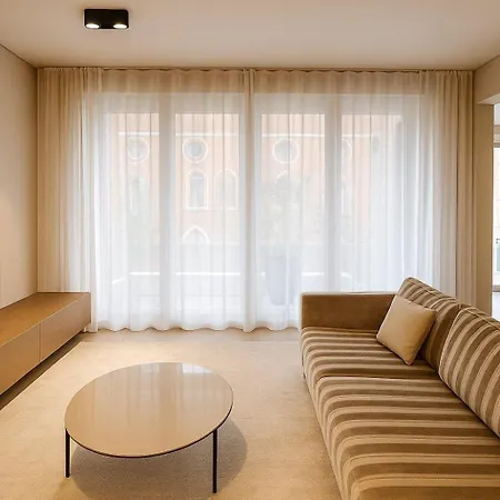 アパート Luxury In Milan, Unbeatable Spot ミラノ