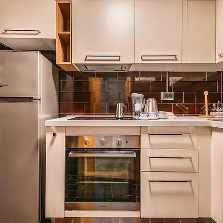 Sant Ambrogio-centre Of The Town-castle 1min-duomo4 Min Milán