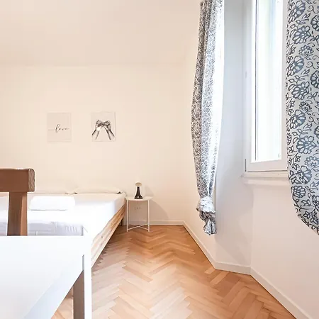 Rrrapido Sant' Ambrogio And - Via Olona * Mailand