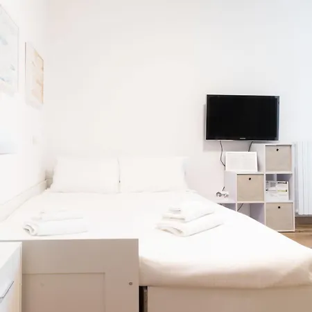 Italianway Easy - De Cristoforis 5 * Milano