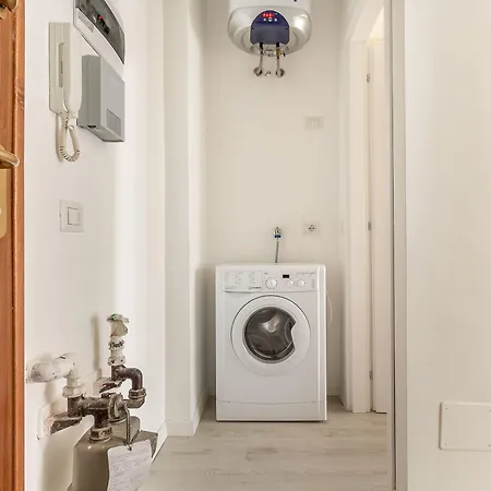 Alessia's Flat- M3 Corvetto Daire