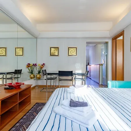 Apartment The Metropolitan Cozy Near Duomo + Wifi *