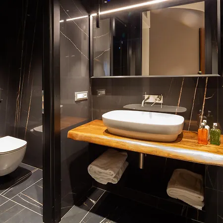 The Corner Duomo Hotell 4*