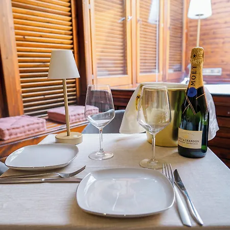 The Unique Μιλάνο