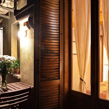 Skyline In Citta Studi A 1 Minuto Dal Metro Con Terrazzo Wi-fi E Netflix