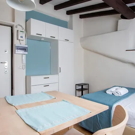 Cozy Near Daire Milano