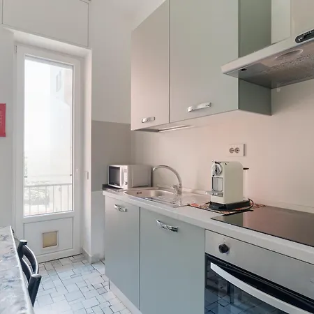 Guesthost - Bright Near Mm1 Turro *