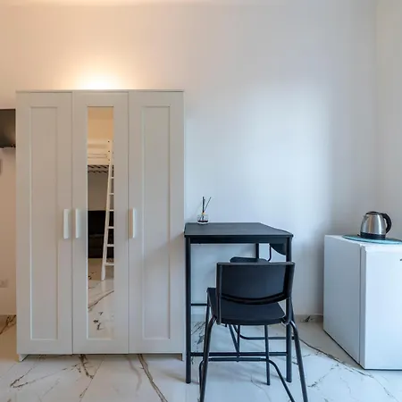 St Laurent - Citta Studi * Milaan