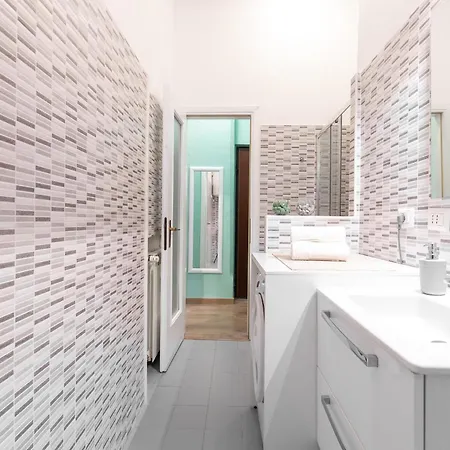 Апартаменты Bilocale Moderno Centrale-isola-garibaldi, 4 Posti, Wifi Veloce, Metro A 2 Minuti