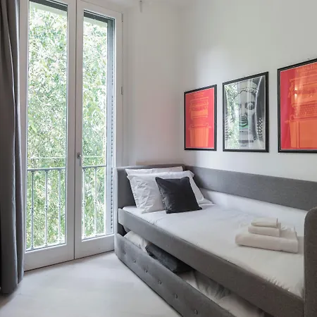 Italianway Easy - Raffaello Sanzio 17 * Милан