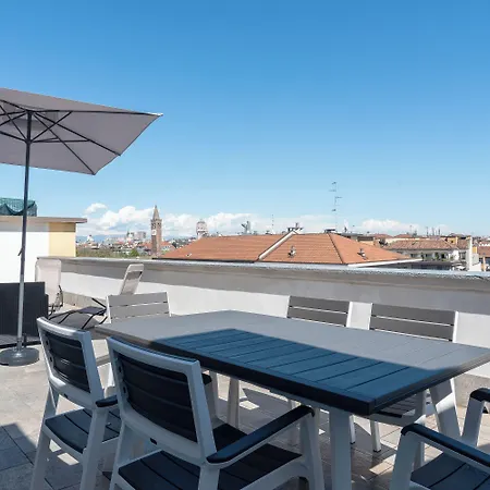 Easyhomes - Navigli Terrace Apartment Milan