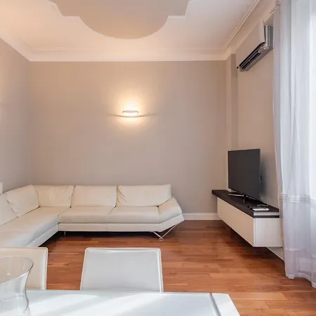 Exclusive Italian Garden In * Mediolan