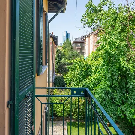 Exclusive Italian Garden In * Mediolan