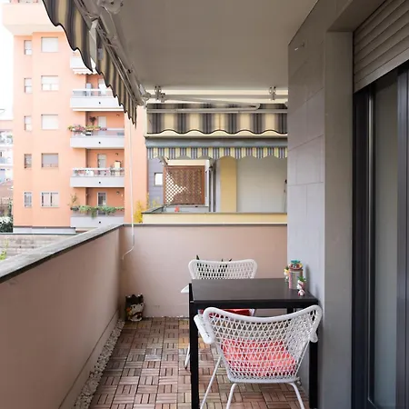 Ampio E Accogliente Bilocale In Zona Bicocca דירה *
