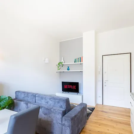 Duomo 10 Minutes Walk- Modern Design Daire Milano