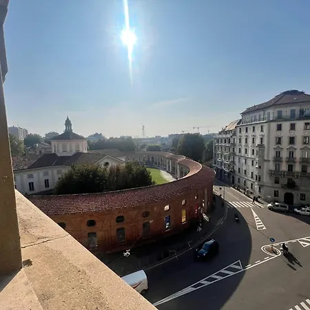 Prestigious 3 Bedrooms, 8 Guest, Centre Porta Romana Lägenhet *
