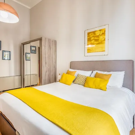 4 Pax Luxury Duomo San Babila Apartament *