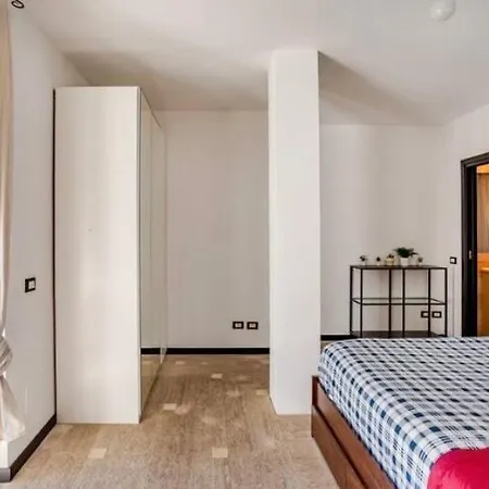 3 Bedrooms With Terrace Close To The Center Mediolan