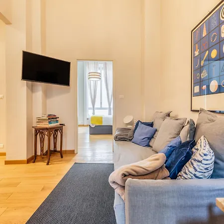 4 Pax Luxury Duomo San Babila Mediolan