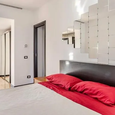 3 Bedrooms With Terrace Close To The Center Apartament Mediolan