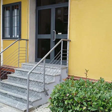 Civico8 - Navigli - Iulm Daire *