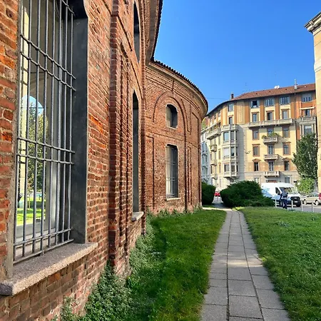 Prestigious 3 Bedrooms, 8 Guest, Centre Porta Romana Lägenhet