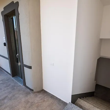 公寓 Habesha Flats - A Quiet Retreat Just Steps From The Metro M1 米兰