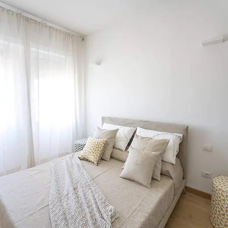 Skyline View In Heart Of * Milano