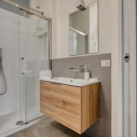 Large Milan's Navigli - 5 Guests *