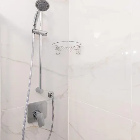 Habesha Flats - A Quiet Retreat Just Steps From The Metro M1 * 米兰