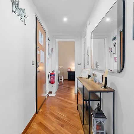 Apartament Skyline View 8 Mins To San Siro Mediolan