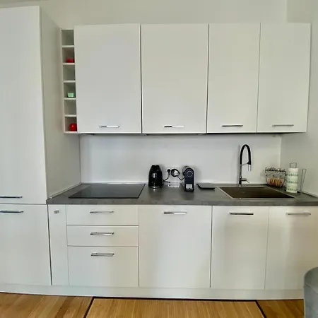 Apartment Albani Life, Stile & Comfort In Soluzione Silenziosa E Indipendente *