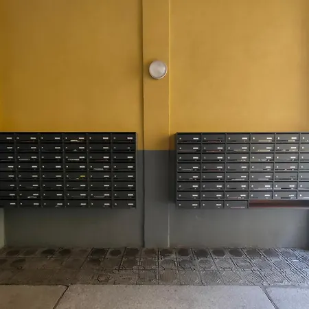 Lavi - Lakeside L&b *