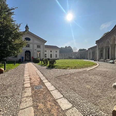 Lägenhet Prestigious 3 Bedrooms, 8 Guest, Centre Porta Romana Milano