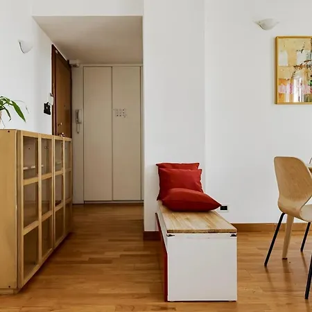 Апартаменты Center Rooftop With Terrace In Porta Romana *