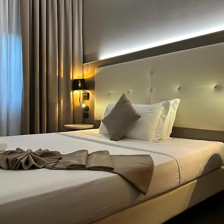 Stradivari 3* Mailand