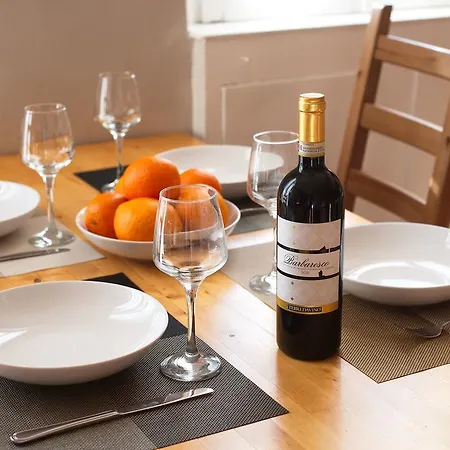 Skyline In Citta Studi A 1 Minuto Dal Metro Con Terrazzo Wi-fi E Netflix מילאנו