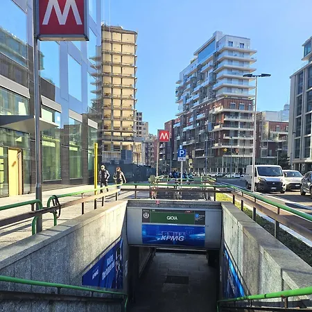 Bilocale Moderno Centrale-isola-garibaldi, 4 Posti, Wifi Veloce, Metro A 2 Minuti *