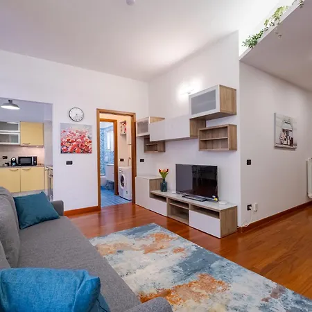 Trilocale Spazioso E Accogliente L 7 Ospiti I 2 Bagni I Box Incluso I A Niguarda Apartamento Milão