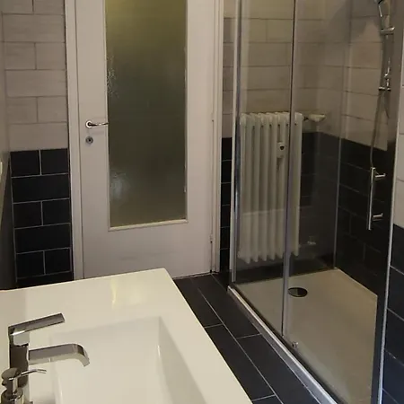 Διαμέρισμα Cozy & Contemporary 2 Bdrm 1 Bthrm In Citta Studi