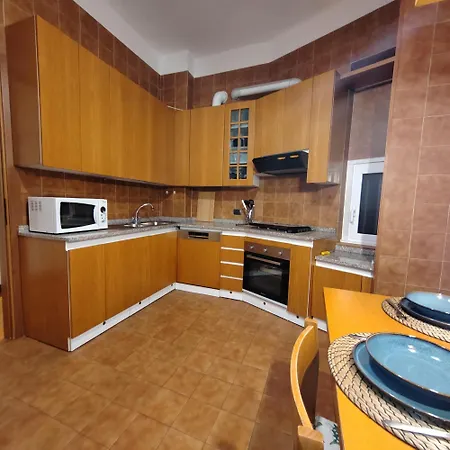 Appartement Spacious With Three Bedroom And Large Kitchen *