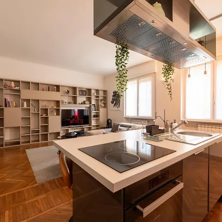 The Globe Trotter - Life Area *