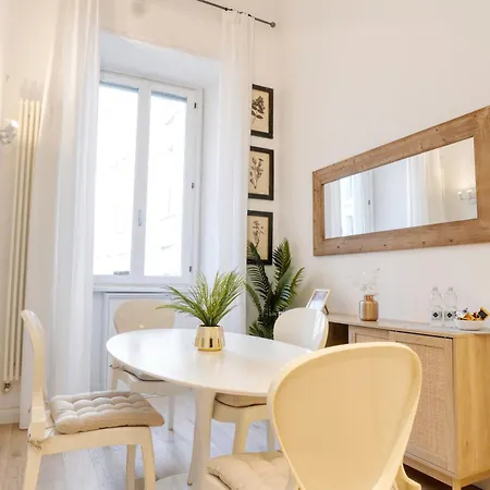 아파트 San Babila Elegant Duplex - Design District 밀라노