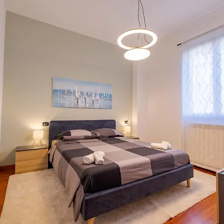 Trilocale Spazioso E Accogliente L 7 Ospiti I 2 Bagni I Box Incluso I A Niguarda