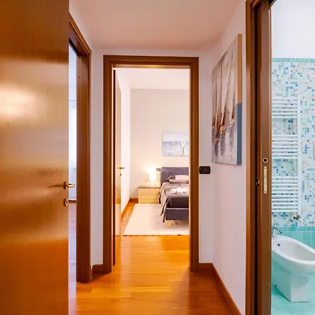 Apartamento Trilocale Spazioso E Accogliente L 7 Ospiti I 2 Bagni I Box Incluso I A Niguarda *