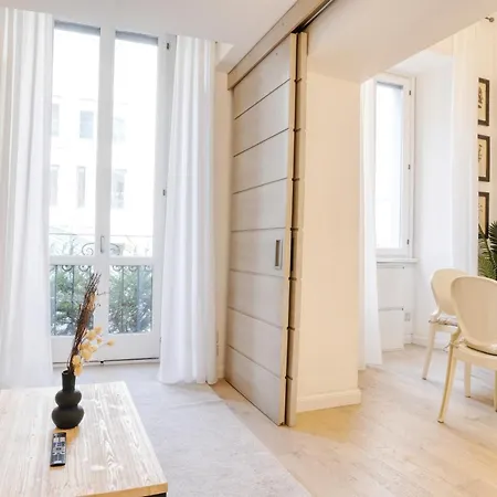 San Babila Elegant Duplex - Design District 밀라노