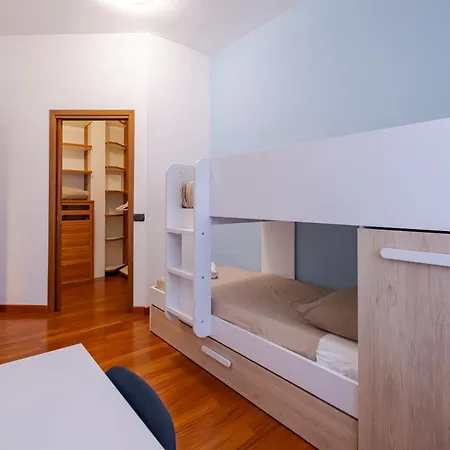 Apartamento Trilocale Spazioso E Accogliente L 7 Ospiti I 2 Bagni I Box Incluso I A Niguarda *