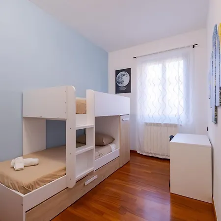 Trilocale Spazioso E Accogliente L 7 Ospiti I 2 Bagni I Box Incluso I A Niguarda Apartamento